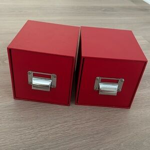 Set of 2 storage units